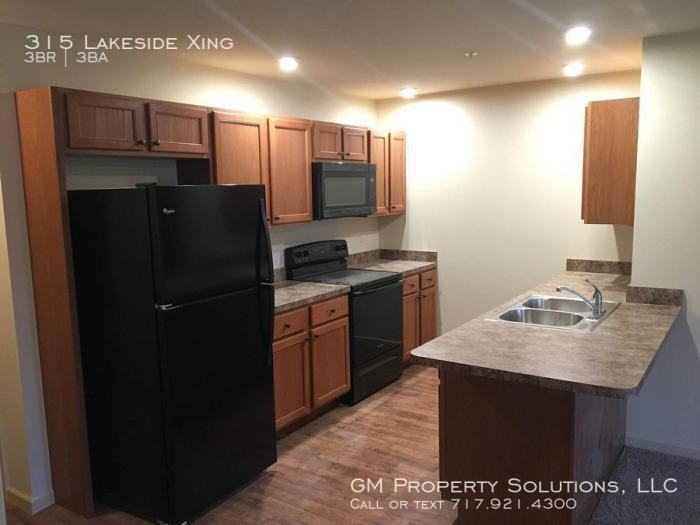 315 Lakeside Xing - Photo 2 of 28