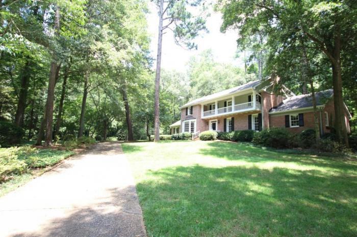 3285 Nancy Creek Road Nw - Photo 3 of 35