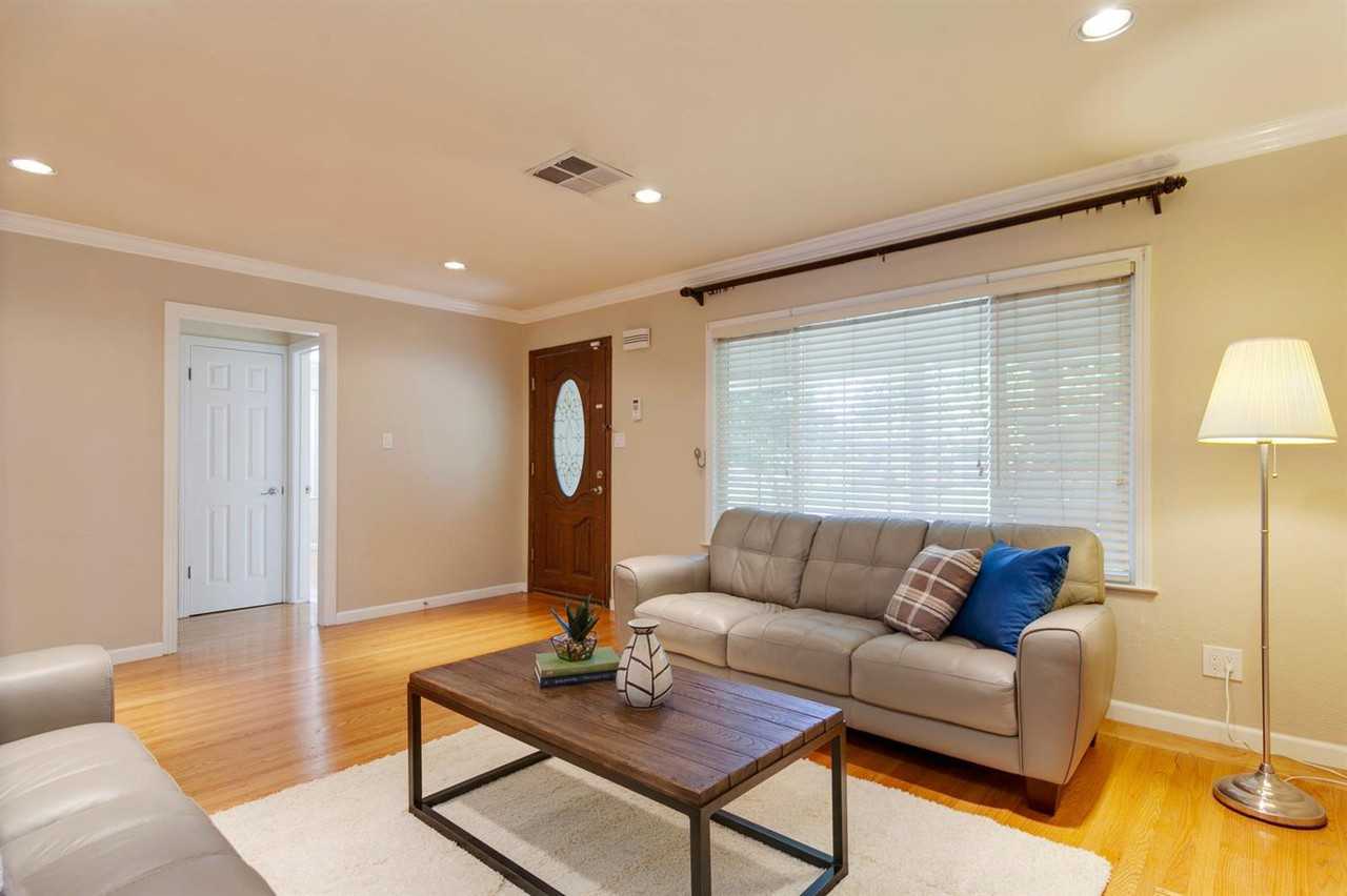 3525 El Ricon Way - Photo 2 of 24