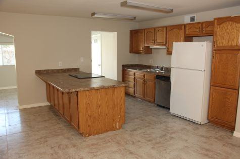 522 E Balboa Dr - Photo 3 of 19