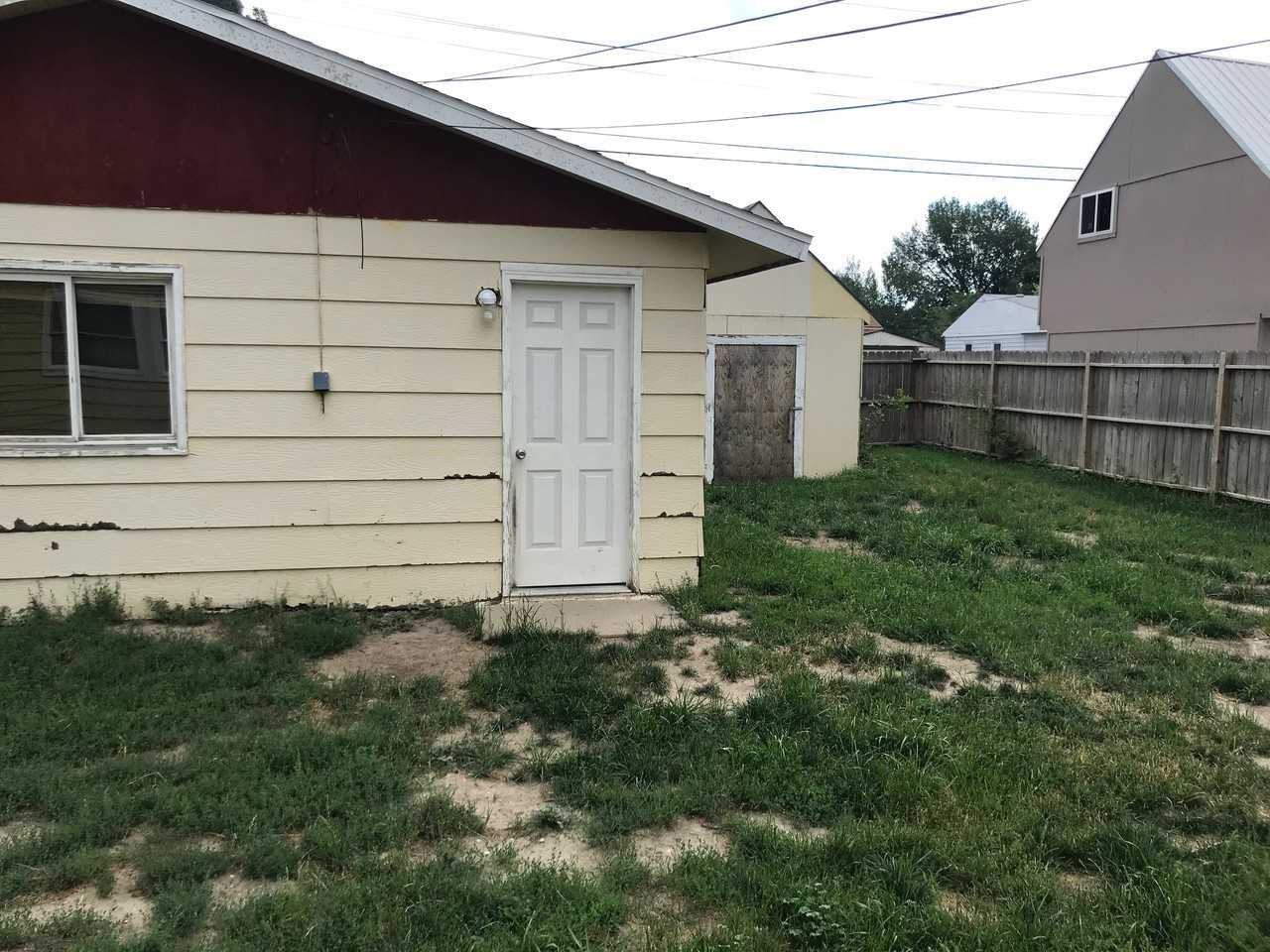804 14th Ave W - Photo 2 of 10