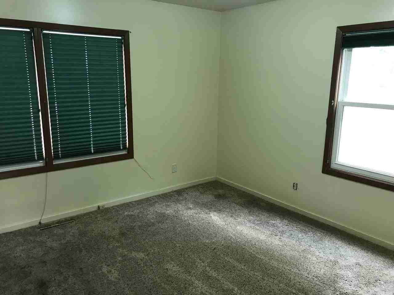 804 14th Ave W - Photo 4 of 10