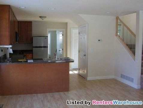 955 7th St Se - Photo 2 of 7