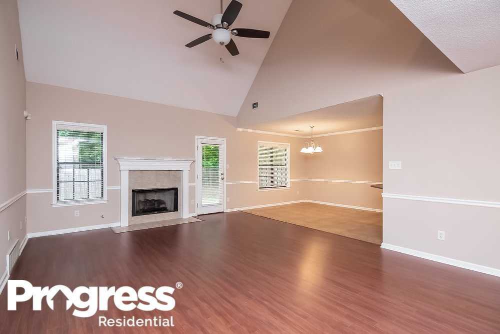 8018 Jills Creek Dr - Photo 2 of 15