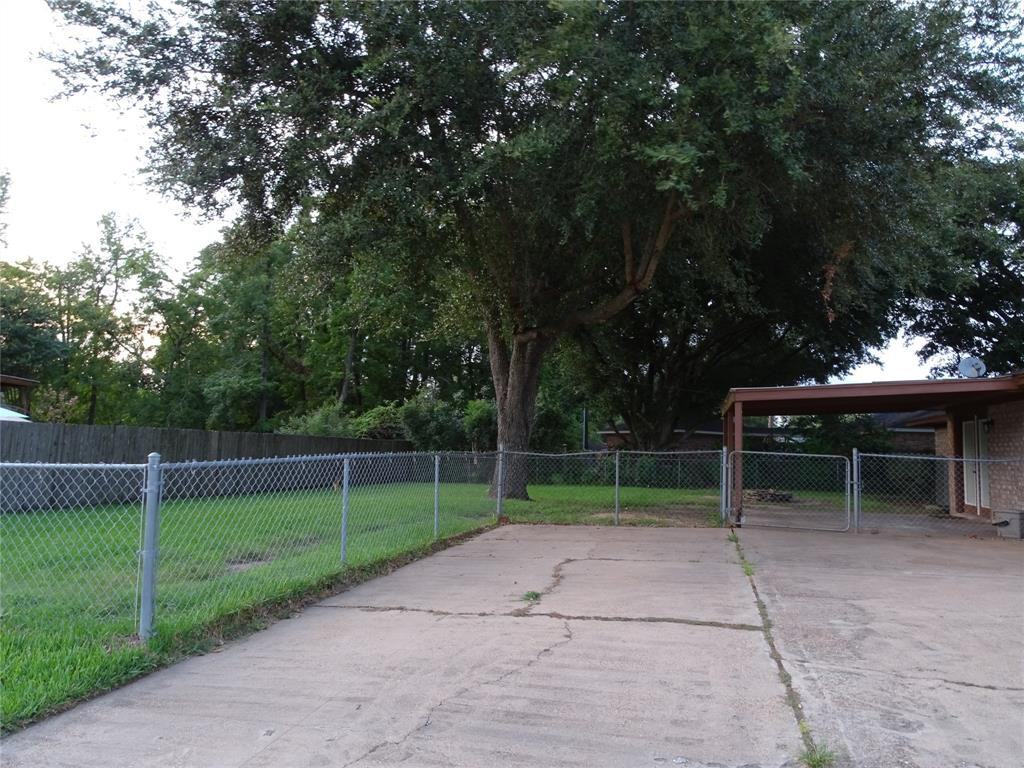 12403 Old River Drive - Photo 2 of 16