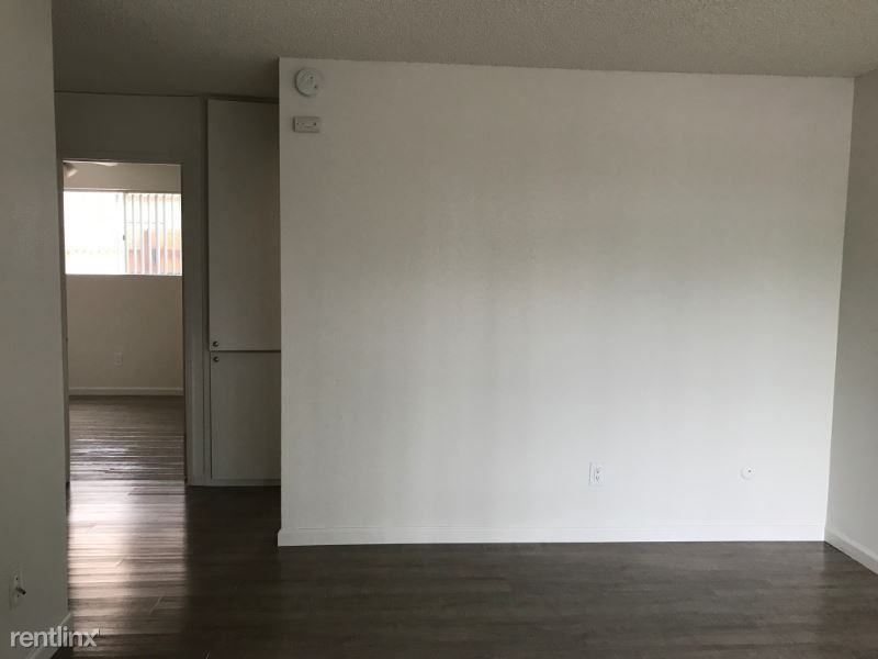 545 N. Mollison Avenue 34 - Photo 3 of 19