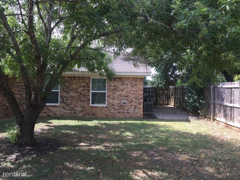 1414 Rescue Ct - Photo 3 of 13