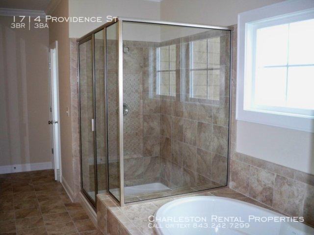 1714 Providence St - Photo 2 of 15