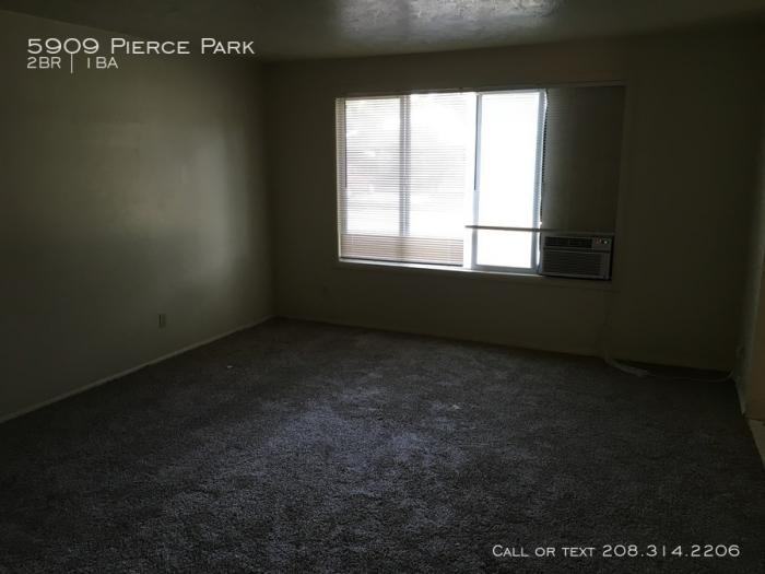 5909 Pierce Park - Photo 3 of 9