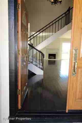 2633 Wakefield Drive - Photo 3 of 27
