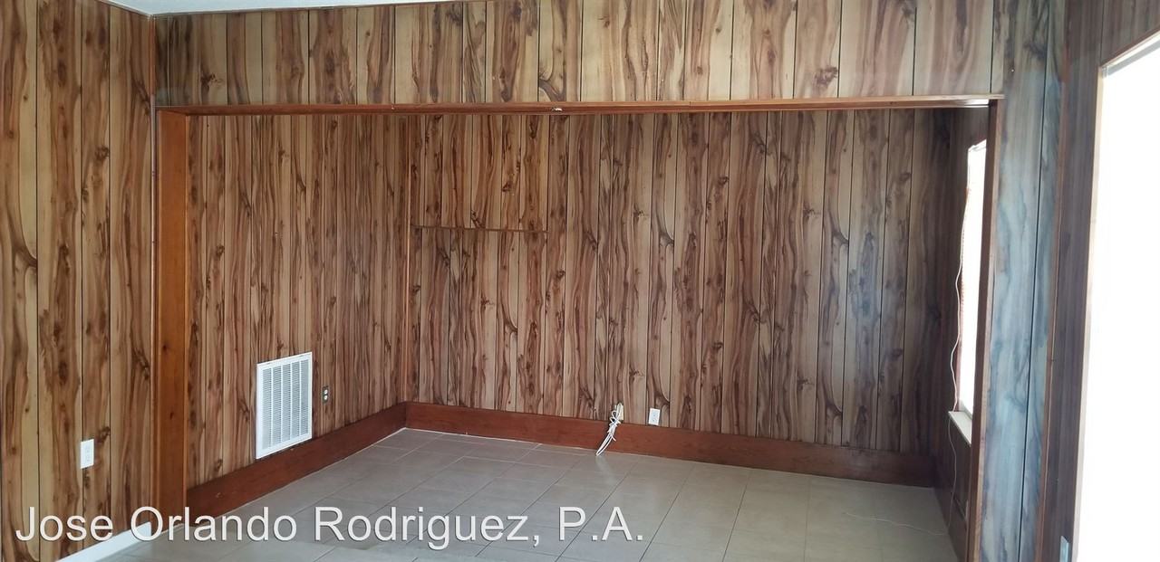 410 Gilman Cir. - Photo 2 of 6