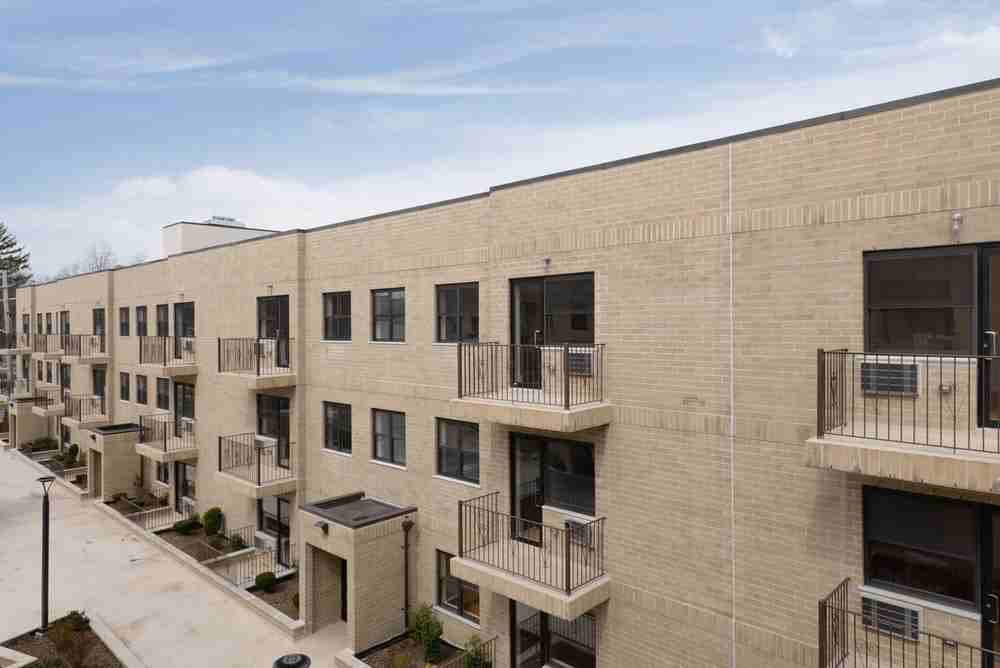 36 Hilton Avenue - Photo 3 of 12