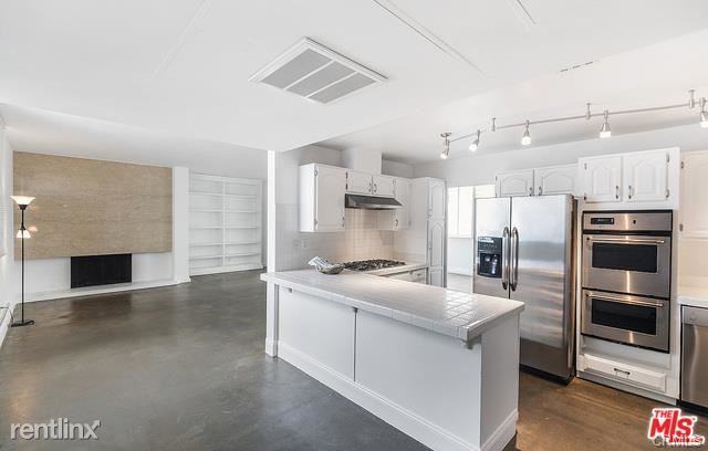 17366 W Sunset Blvd #201 - Photo 3 of 28