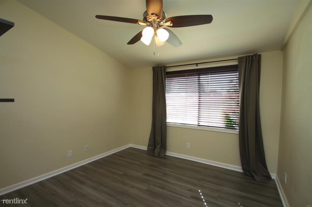 655 E Avenida De Los Arboles - Photo 2 of 10