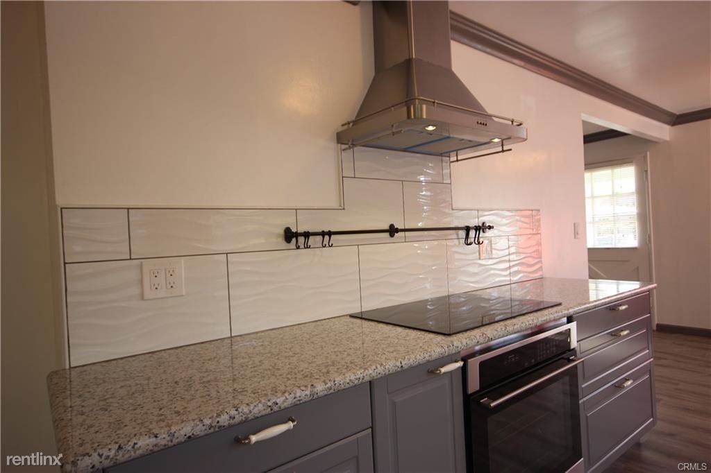 20517 Toluca Ave - Photo 3 of 11