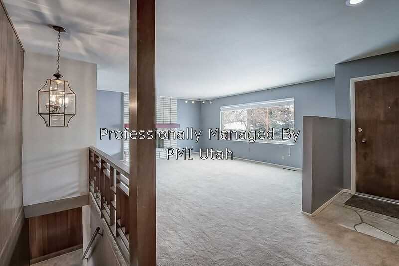 560 E Sagewood Ave - Photo 3 of 32