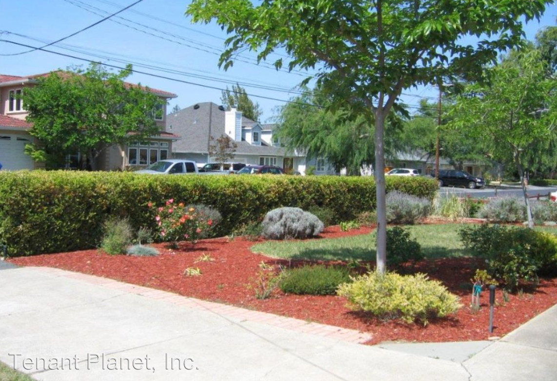 636 Kenneth Ave - Photo 2 of 11