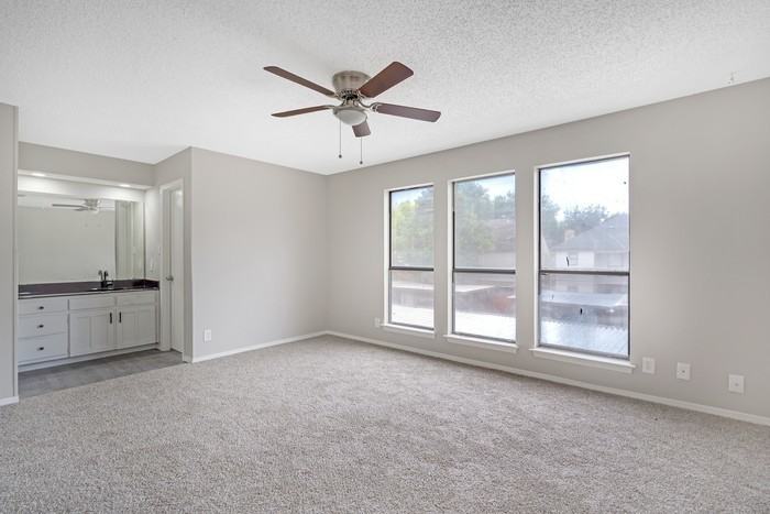 2401 Longridge Ln - Photo 2 of 31
