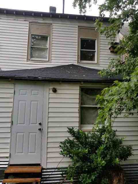 1030 23rd St - Photo 3 of 12