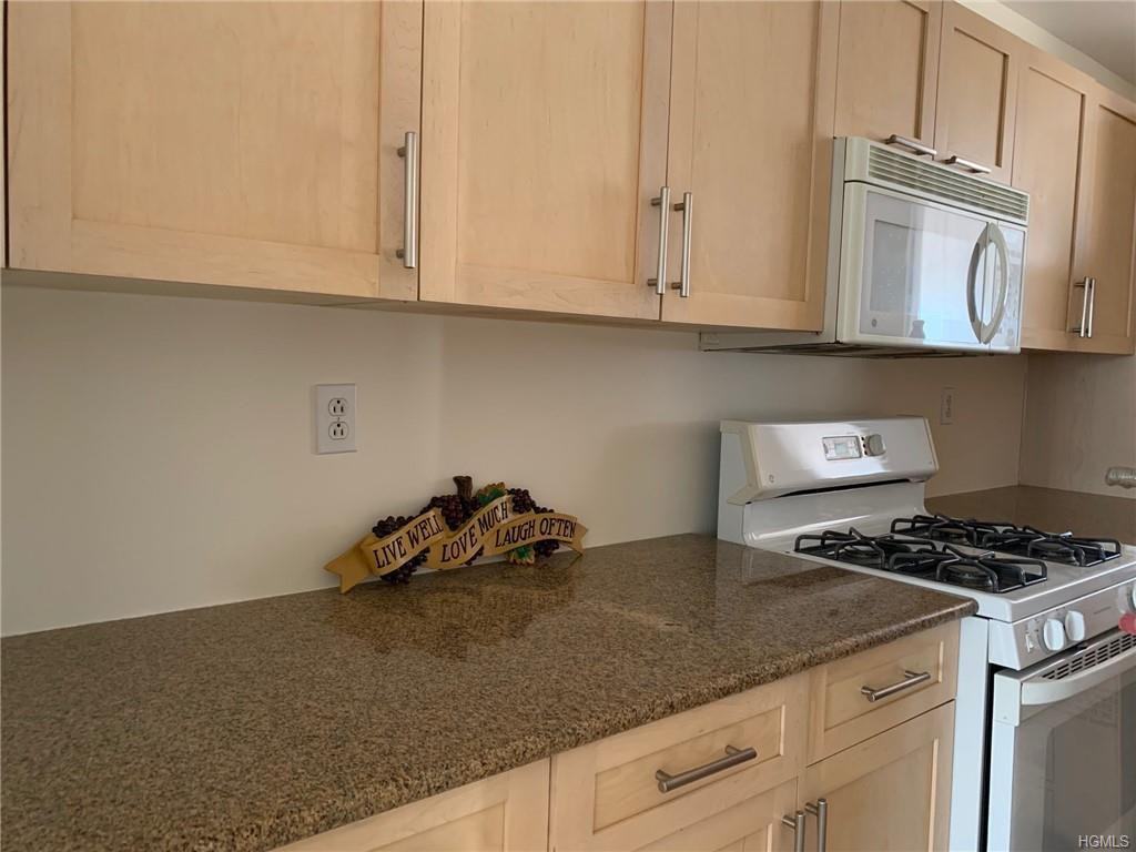 212 Outlook - Photo 3 of 9