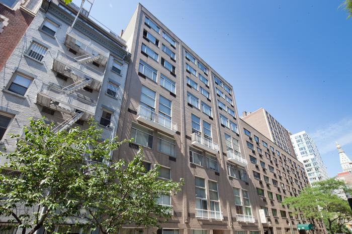 220 East 24th Street #8C