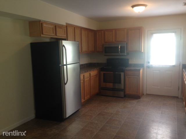 110 Miller St - Photo 2 of 21