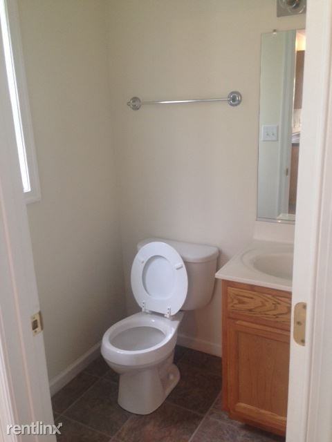 110 Miller St - Photo 3 of 21