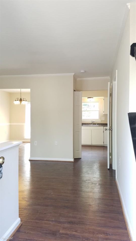 436 Shannon Ct - Photo 3 of 35