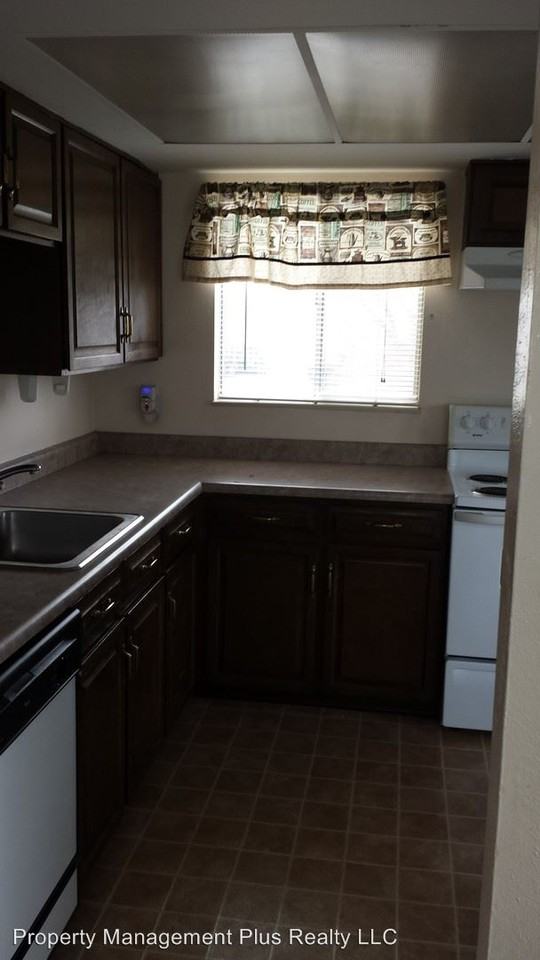 2027 Estes Lane - Photo 3 of 7
