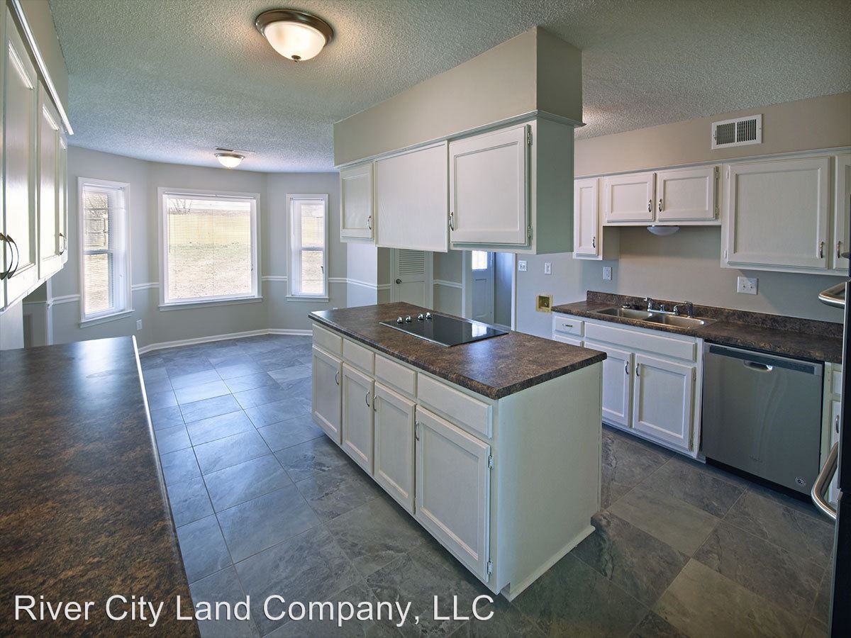 3825 Regency Oaks - Photo 3 of 17