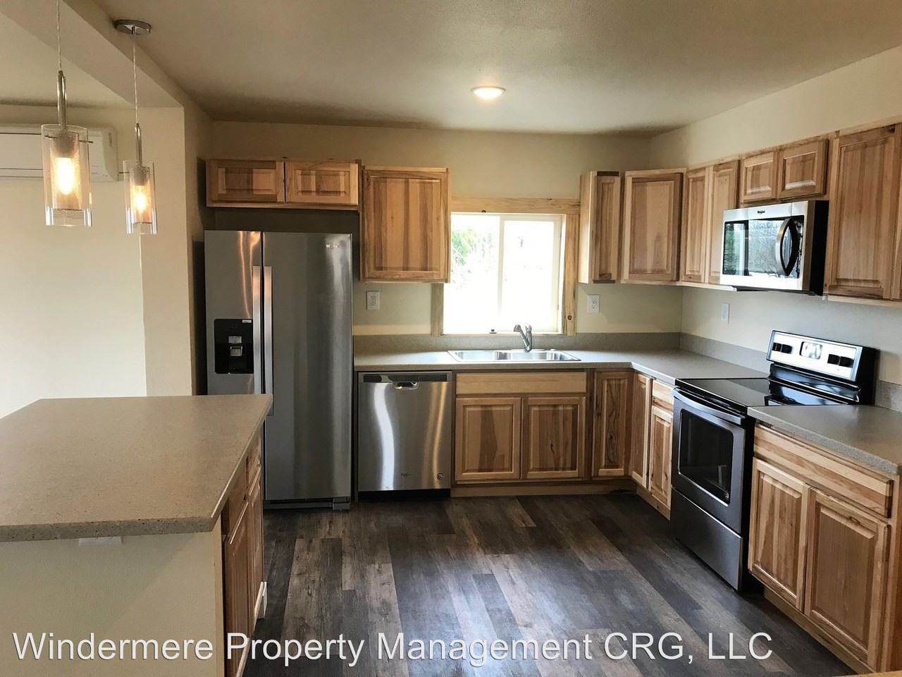 220 E 12th St - Photo 3 of 25