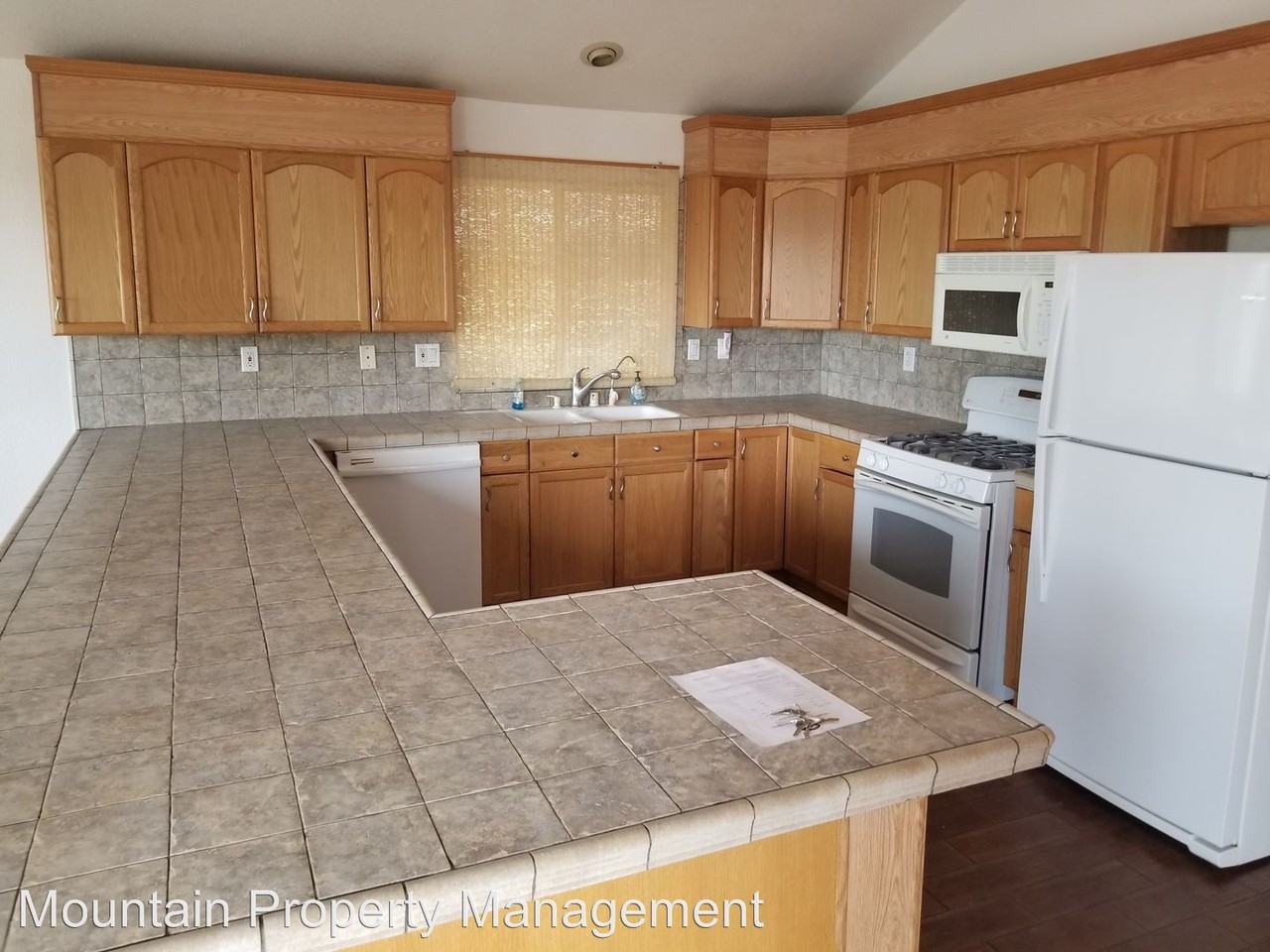 21551 Peak Cir - Photo 3 of 7