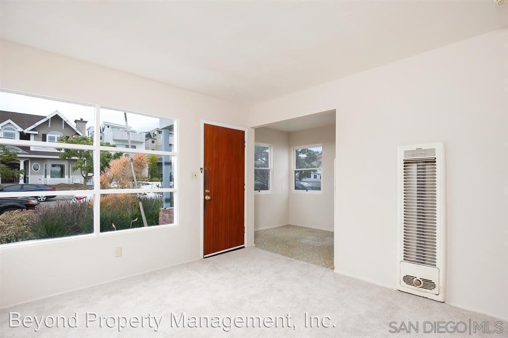 925 Opal St. - Photo 3 of 10