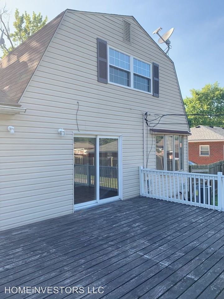 3842 Lake Street - Photo 3 of 21