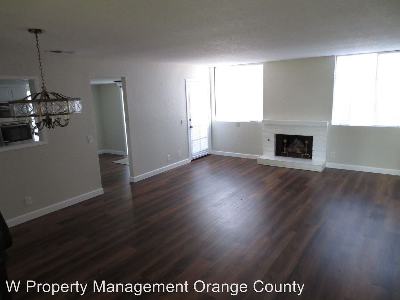 2758 Longwood Court - Photo 3 of 21