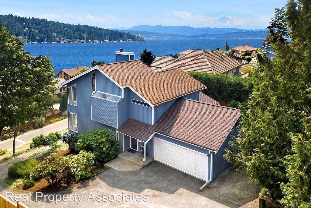15523 Beach Drive Ne - Photo 2 of 25