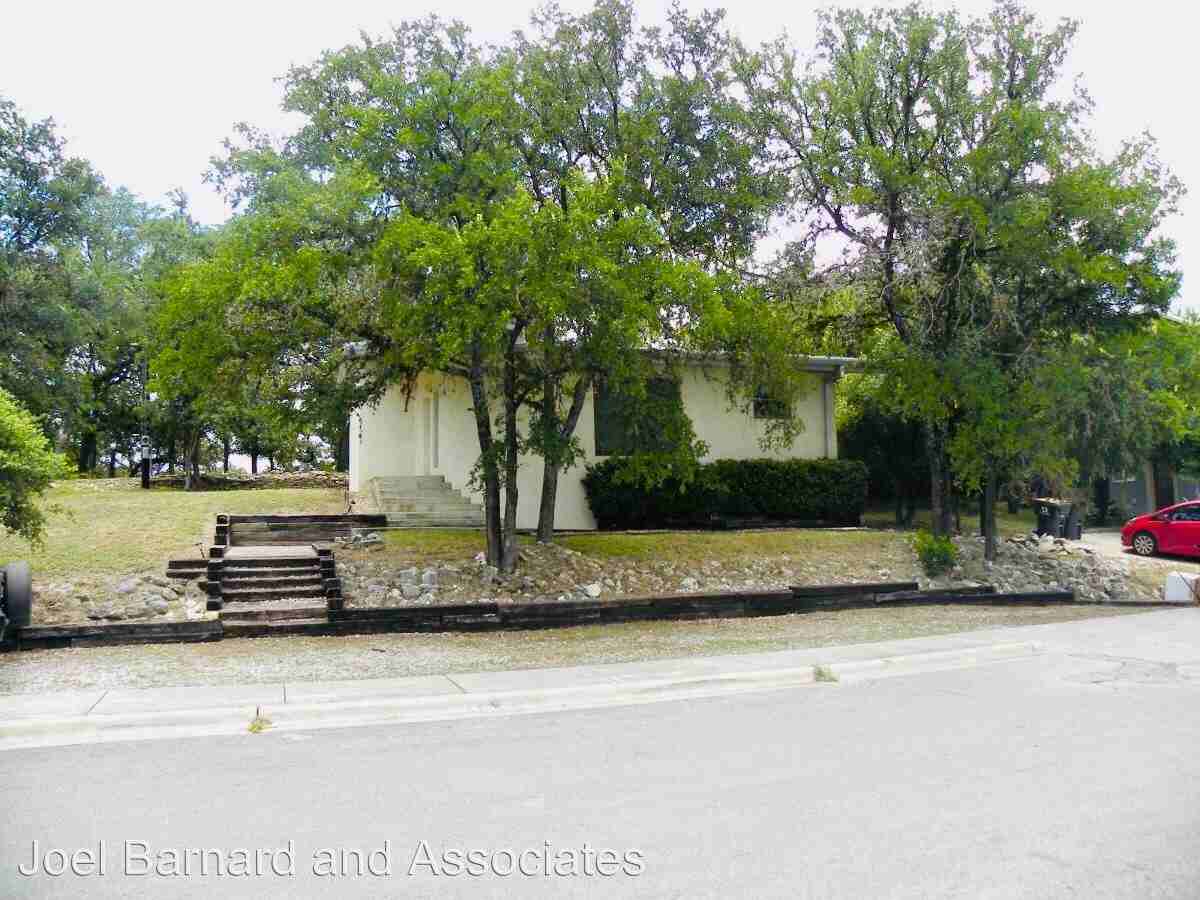 1004 W Bluebonnet Dr. - Photo 2 of 10