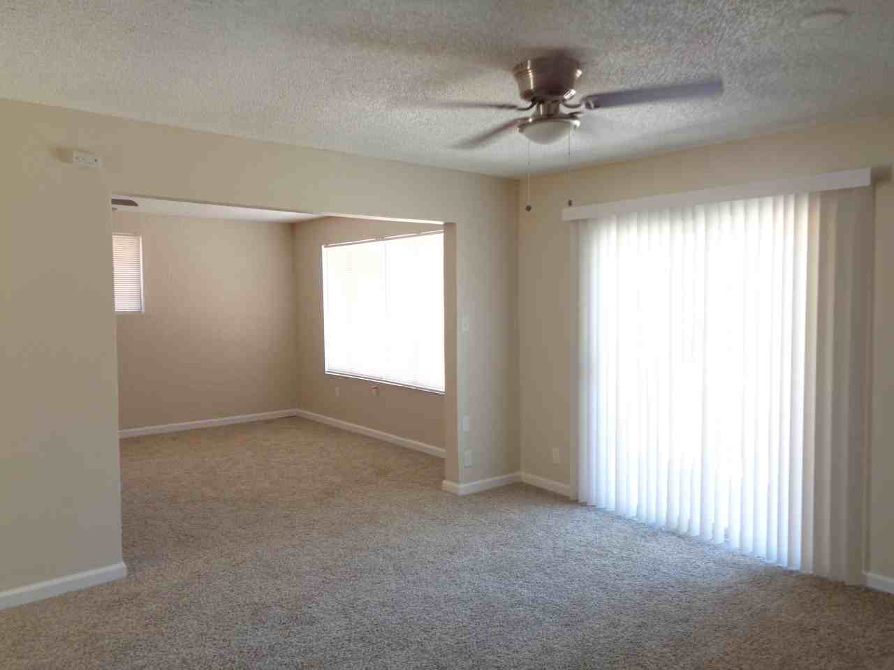 44056 Date Ave - Photo 2 of 12