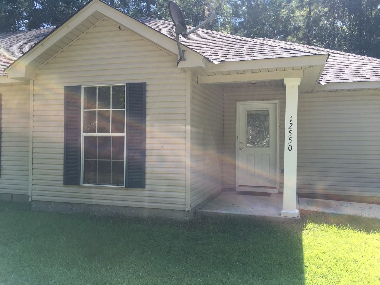 12550 Highway 1078 - Photo 2 of 7