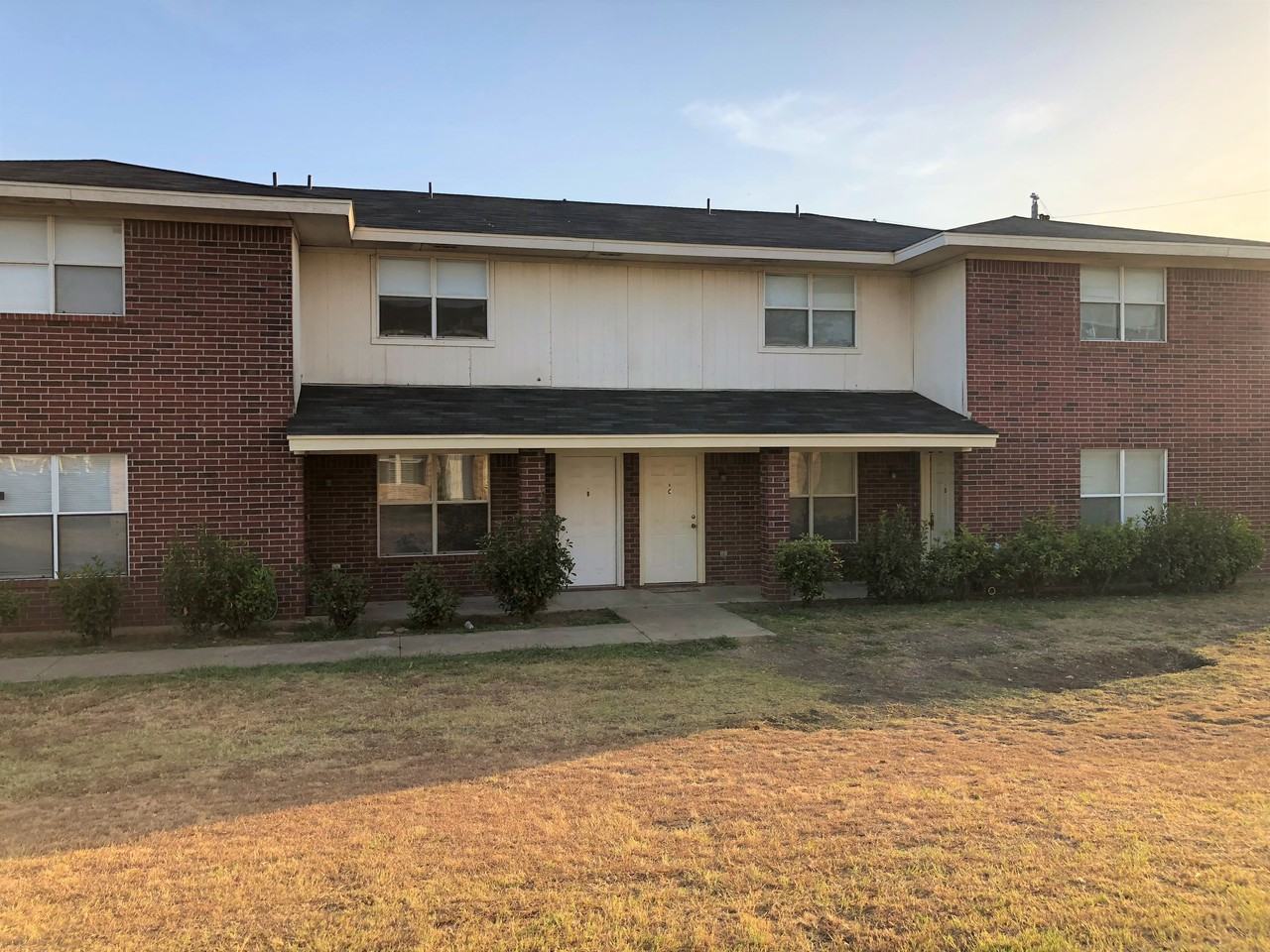 3105 Courtney Ln - Photo 2 of 3