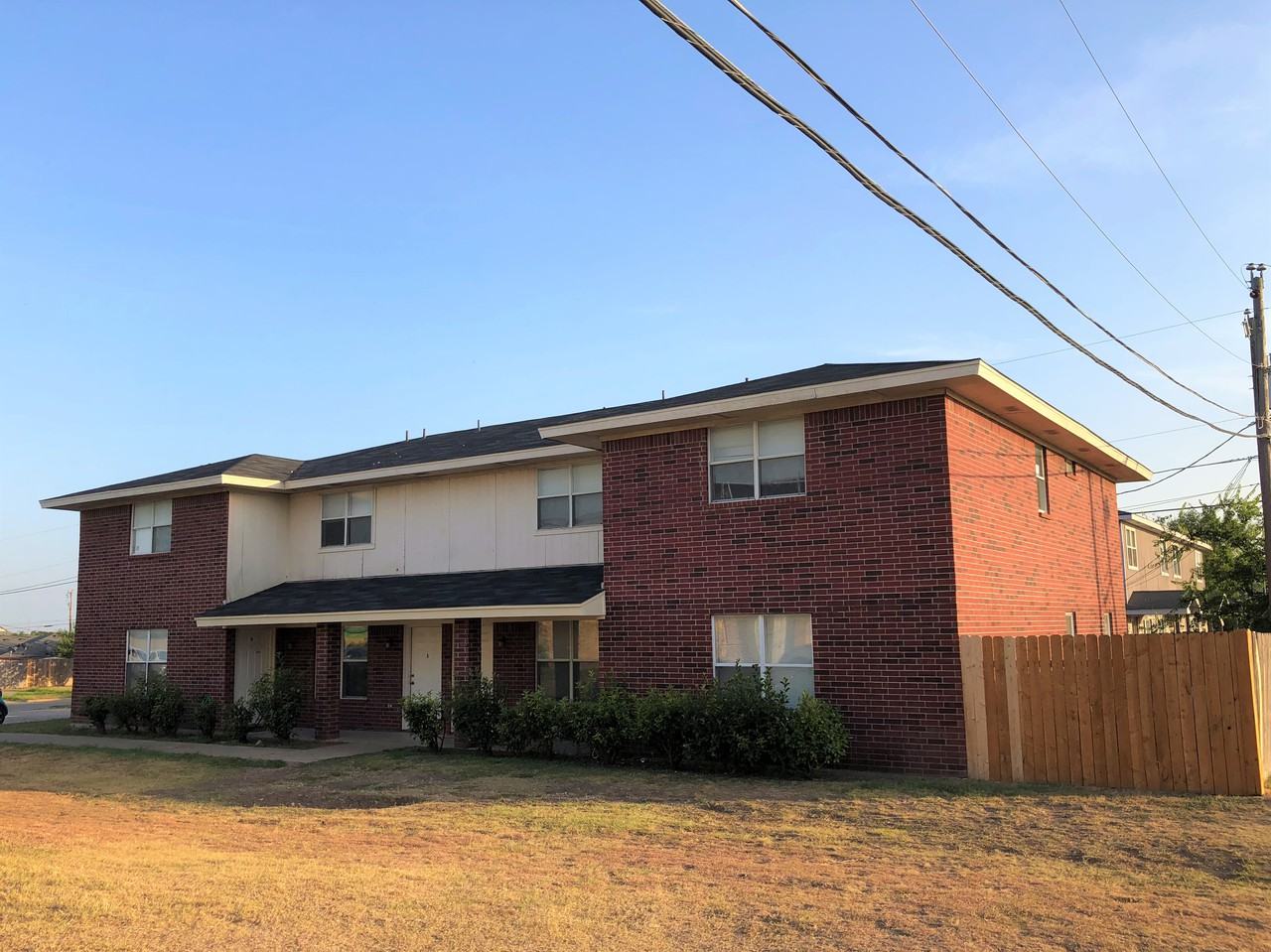 3105 Courtney Ln - Photo 3 of 3