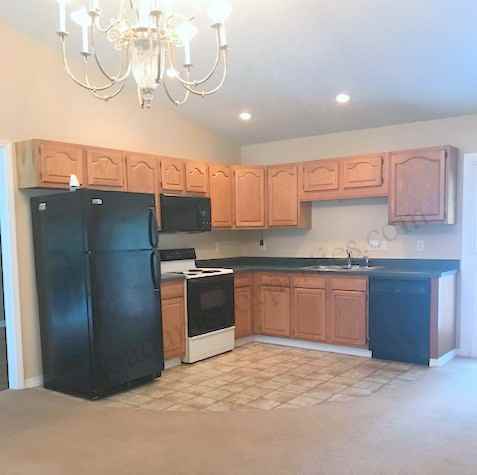 716 Locust Ave - Photo 3 of 19