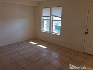 813 Sakelares Blvd - Photo 3 of 4
