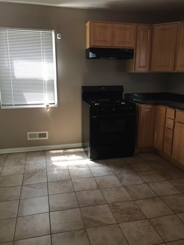 15450 Maple - Photo 3 of 9