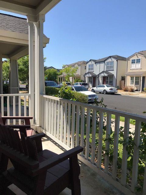 2561 North Village Dr. - Photo 2 of 33