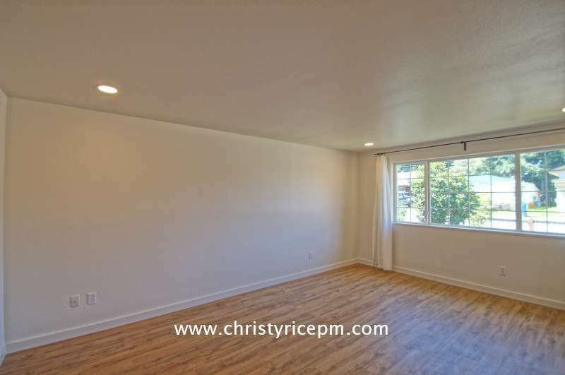 4216 337th Place Se - Photo 2 of 8