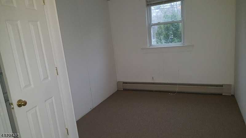 26 Glenwild Ave - Photo 3 of 11