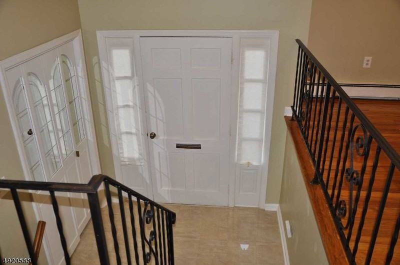 11 Manor Rd - Photo 3 of 19