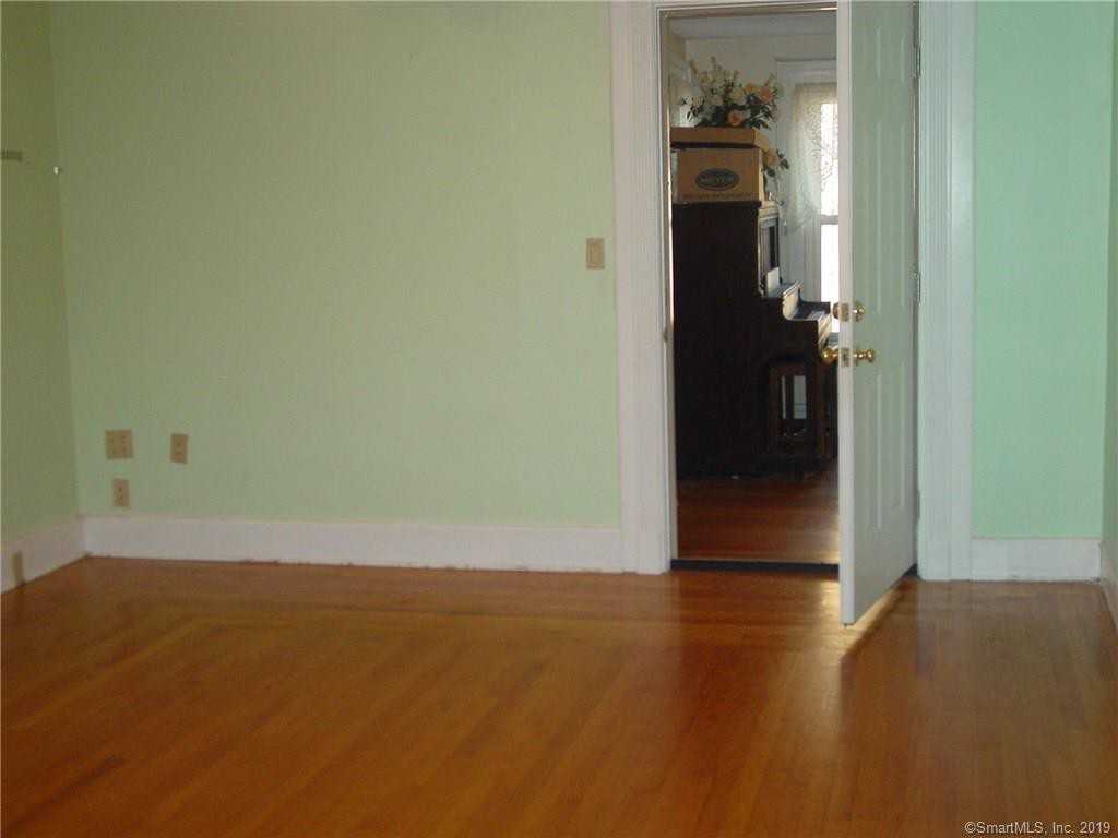 6 South Cliff Street Unit 2 Unit 2 - Photo 2 of 15