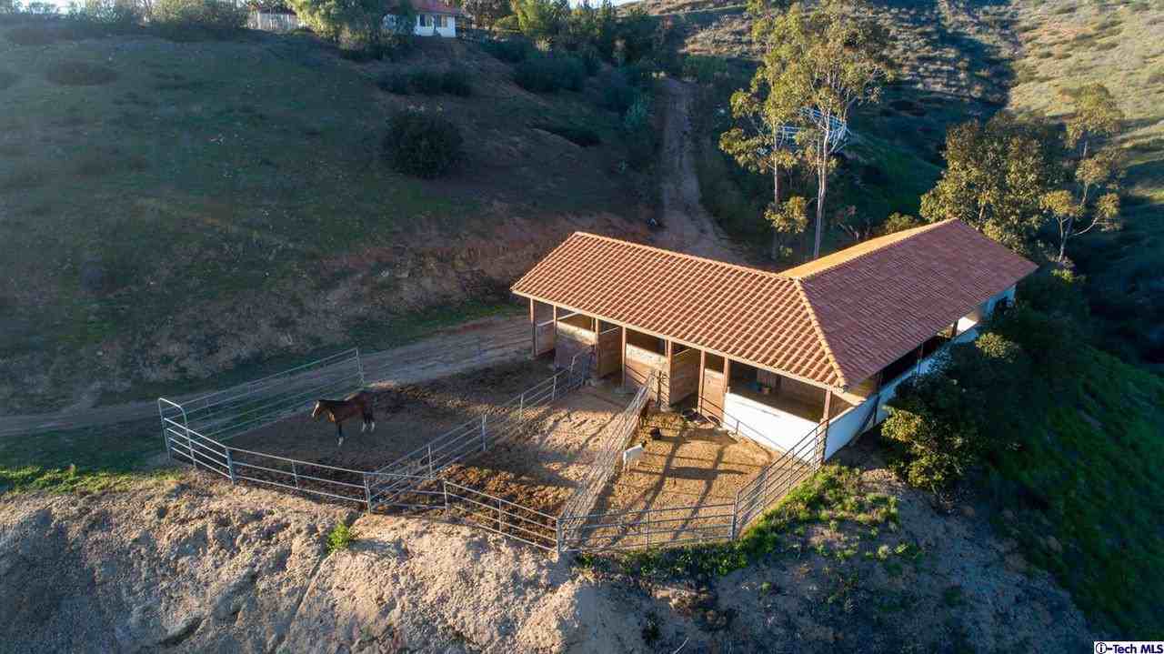 33800 Black Mountain Road - Photo 2 of 9